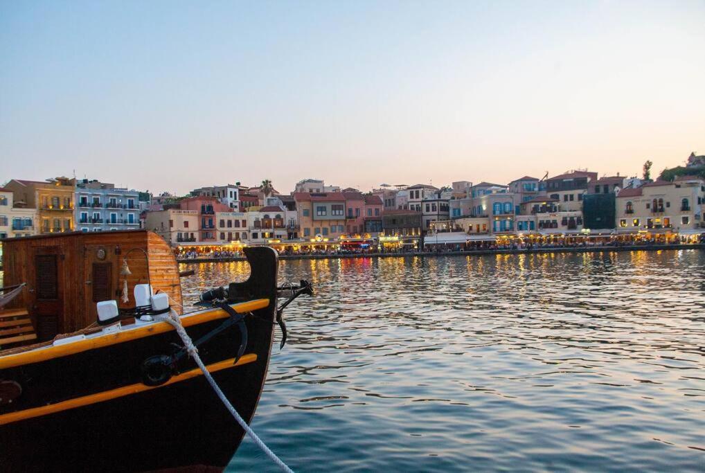 History & Culture In Old Town Chania ハニア エクステリア 写真