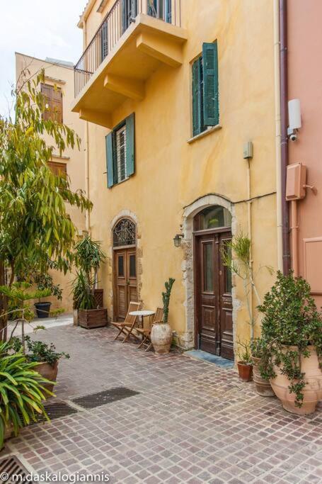 History & Culture In Old Town Chania ハニア エクステリア 写真